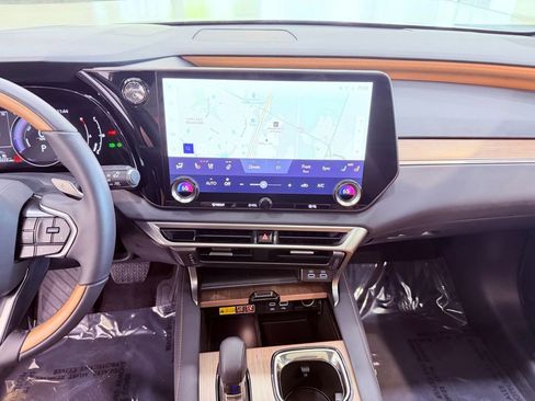 Certified 2024 Lexus RX 350h w/ Accessory Package (Z1) image 25