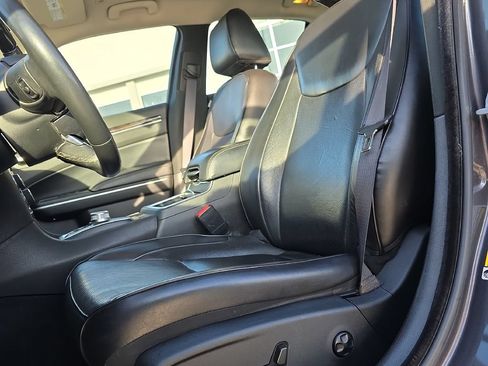 Used 2019 Chrysler 300 Limited RWD image 19