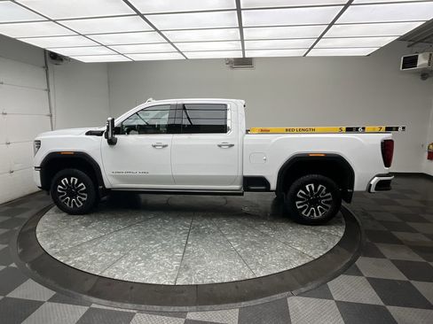 Used 2024 GMC Sierra 2500 Denali Ultimate image 8