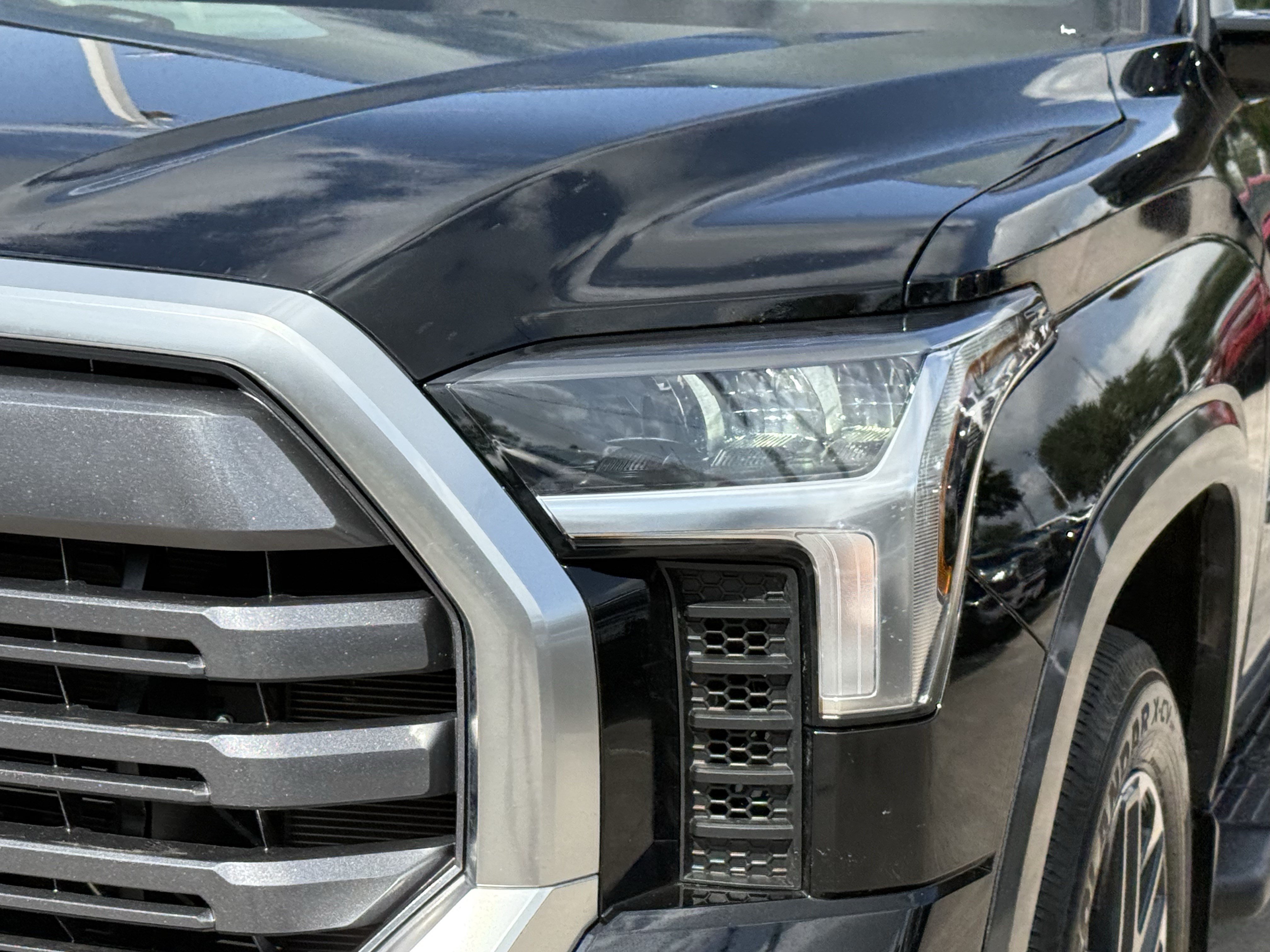 Used 2026 Toyota Tundra Limited w/ Power Package AWD/4WD image 11