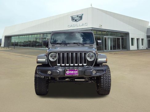 Used 2021 Jeep Wrangler Unlimited Sahara w/ Dual Top Group AWD/4WD image 2