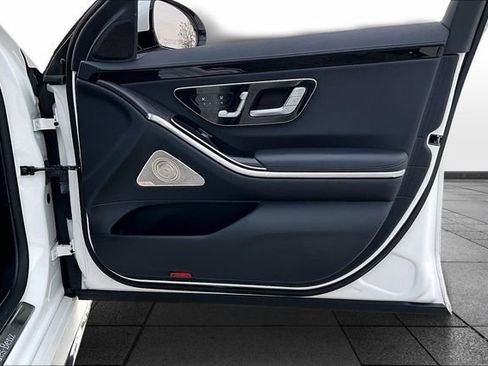 Certified 2022 Mercedes-Benz S 500 4MATIC image 31