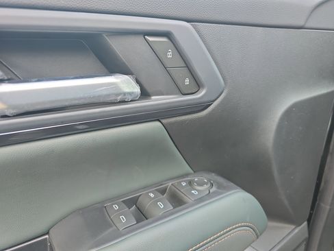 New 2026 GMC Terrain AT4 w/ LPO, Floor Liner Package image 18