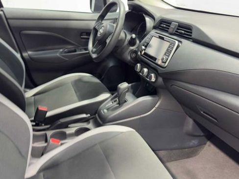 Used 2025 Nissan Versa S FWD image 11