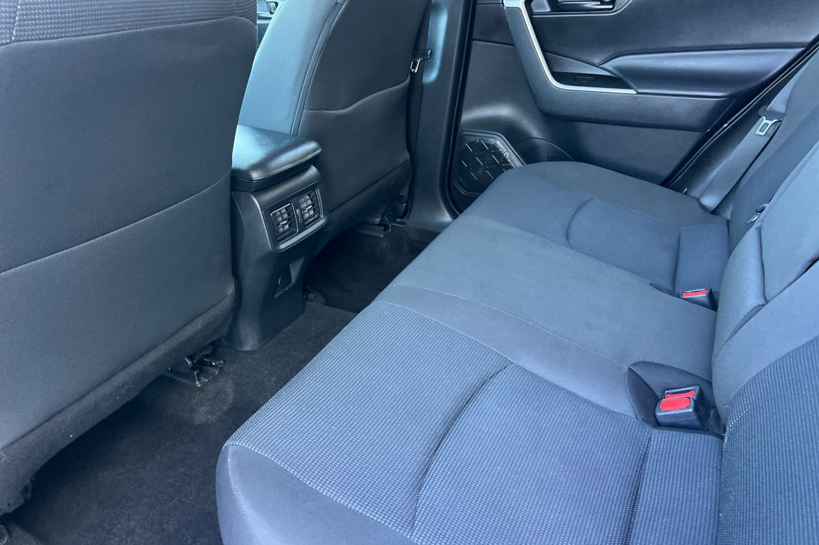 Certified 2024 Toyota RAV4 LE AWD/4WD image 12