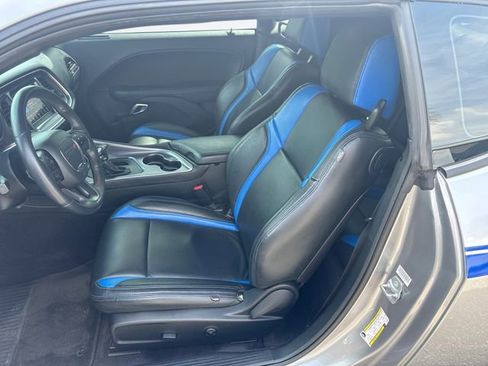 Used 2018 Dodge Challenger R/T RWD image 11