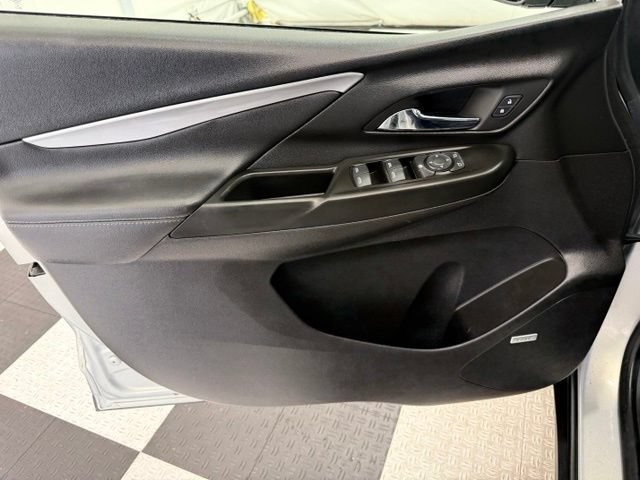 Used 2022 Chevrolet Bolt LT w/ Infotainment Package FWD image 13