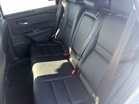 Used 2024 Nissan Rogue SL w/ SL Premium Package image 12