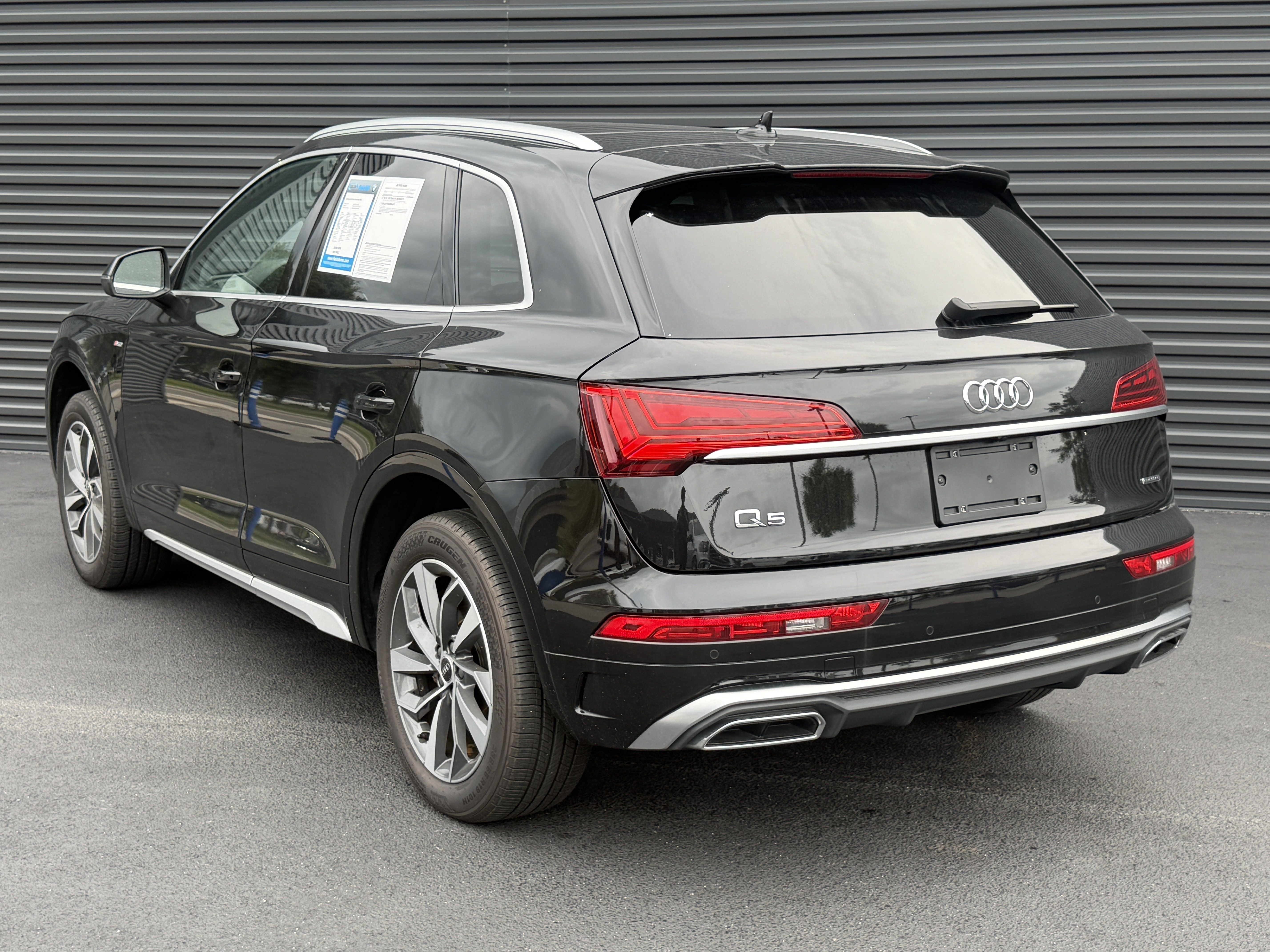Used 2023 Audi Q5 2.0T Premium Plus w/ Premium Plus Package AWD/4WD image 3