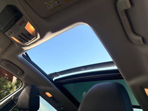 Used 2022 Subaru Ascent Touring AWD/4WD image 19