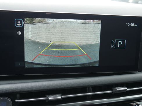 Used 2025 Hyundai Santa Cruz SE image 17