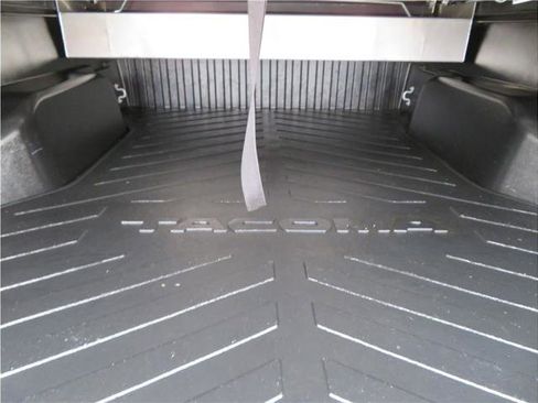 Used 2021 Toyota Tacoma TRD Off-Road image 21