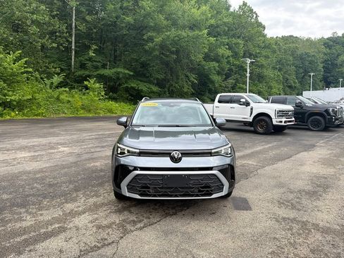 Used 2025 Volkswagen Taos SE AWD/4WD image 8