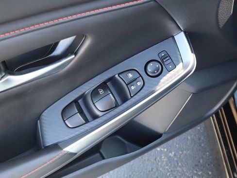 Used 2025 Nissan Sentra SR image 17