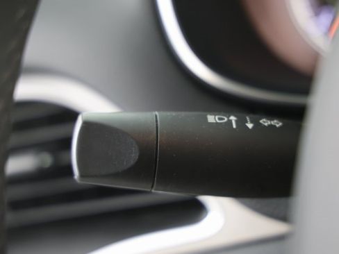 Used 2022 Jeep Cherokee Latitude Lux w/ Sun & Sound Group image 18