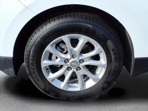 Used 2021 Chevrolet Equinox LS image 10