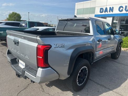 Used 2024 Toyota Tacoma TRD Off-Road image 3