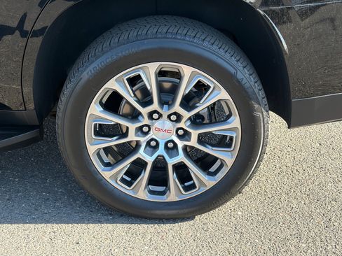 Used 2025 GMC Yukon Denali AWD/4WD image 10