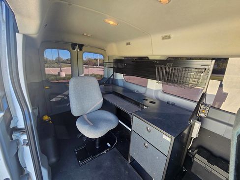 Used 2017 Ford Transit 150 XLT RWD image 18