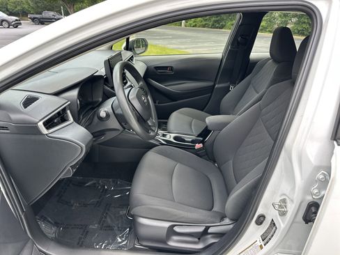 Used 2022 Toyota Corolla LE FWD image 16