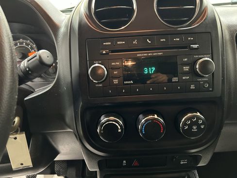 Used 2016 Jeep Patriot Sport image 17