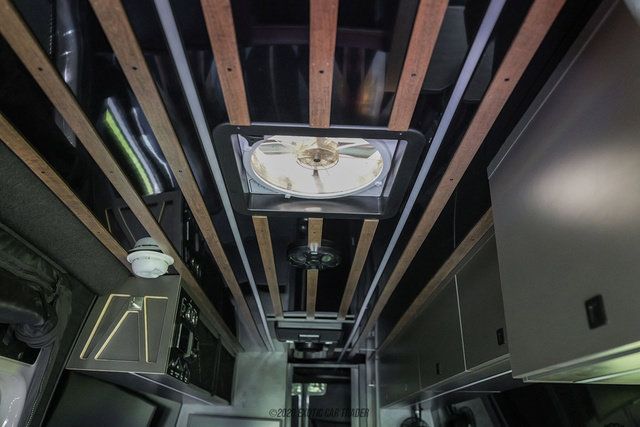Used 2024 Mercedes-Benz Sprinter 2500 image 39