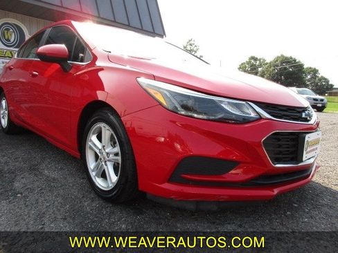 Used 2018 Chevrolet Cruze LT FWD image 1
