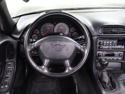 Used 2001 Chevrolet Corvette Convertible w/ Preferred Equipment Group2 RWD image 14