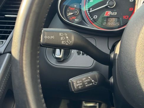 Used 2014 Audi R8 V10 w/ Full Leather Package image 73