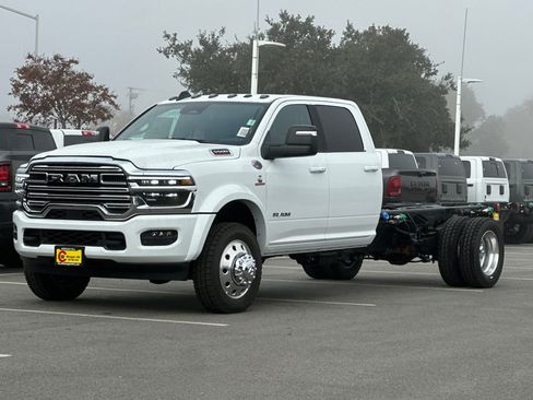 New 2026 RAM 5500 Tradesman w/ Laramie Trim Package image 9