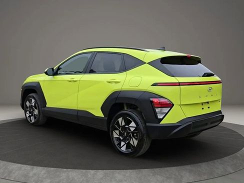 Used 2024 Hyundai Kona SEL AWD/4WD image 3