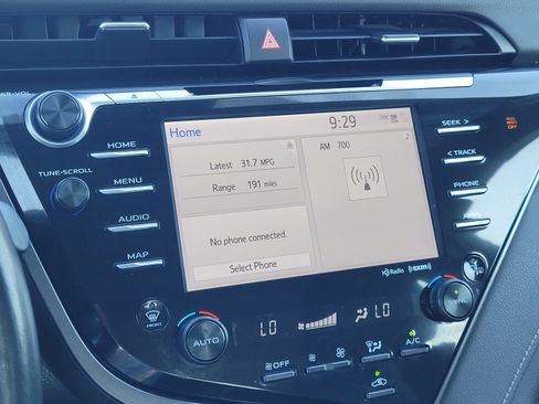 Used 2020 Toyota Camry SE w/ Audio Package FWD image 19