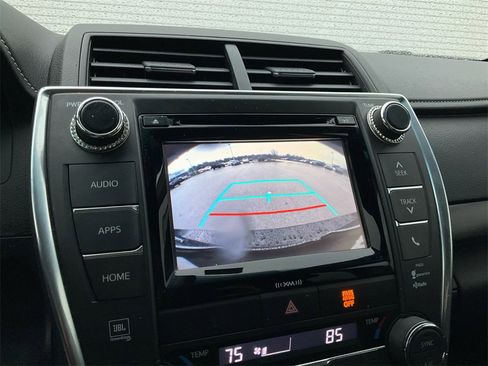 Used 2017 Toyota Camry XLE image 22