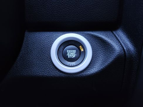 Used 2017 RAM 1500 Sport image 10