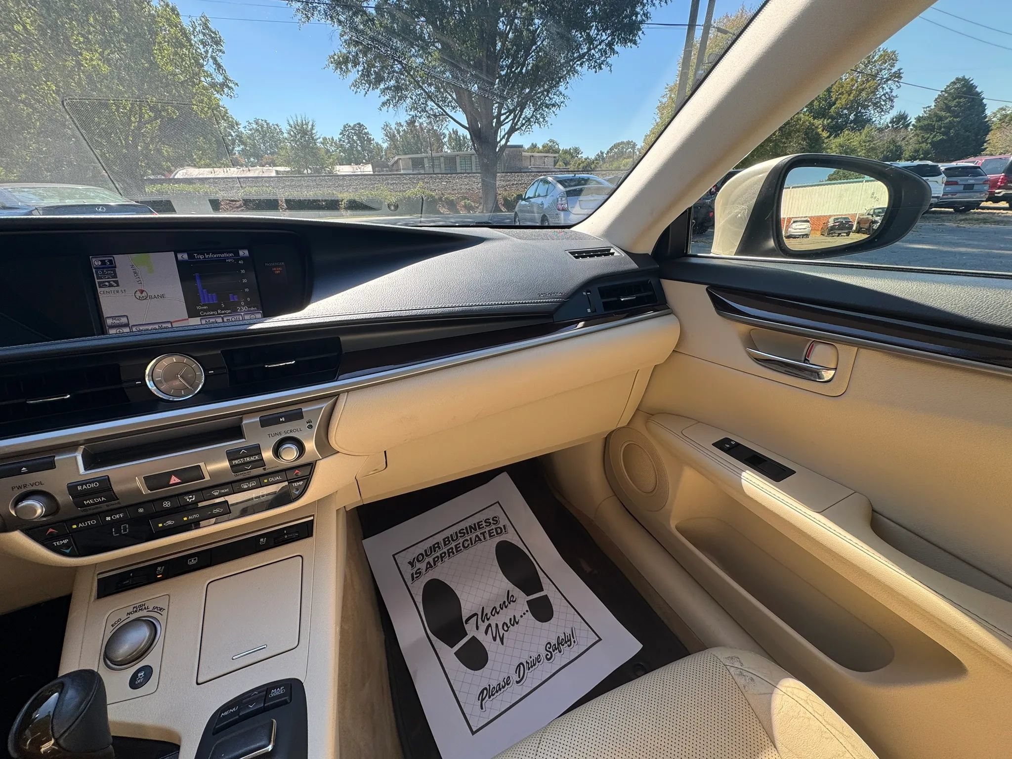 Used 2014 Lexus ES 350 w/ Luxury Package FWD image 26