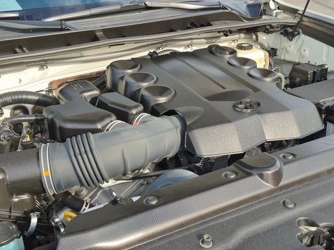 Used 2022 Toyota 4Runner SR5 Premium image 25