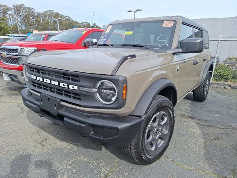 Certified 2025 Ford Bronco Big Bend image 3