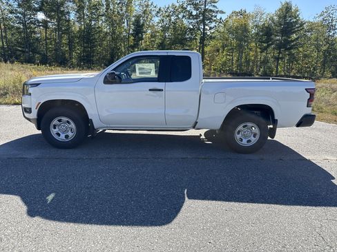 New 2026 Nissan Frontier S image 2