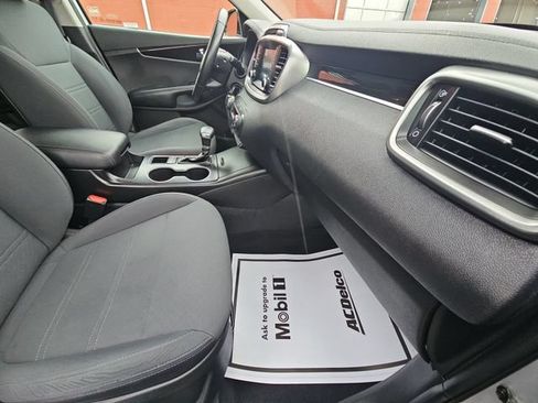 Used 2019 Kia Sorento AWD w/ LX Convenience Package image 32