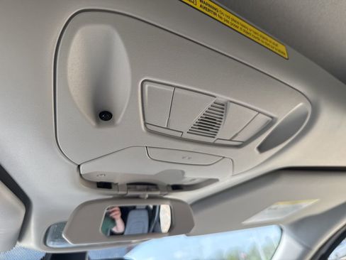 Used 2022 Ford Transit Connect Titanium FWD image 21