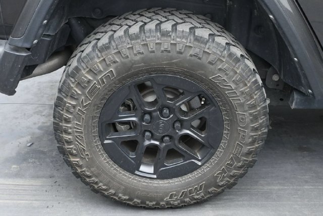 Used 2021 Jeep Wrangler Unlimited Rubicon AWD/4WD image 38
