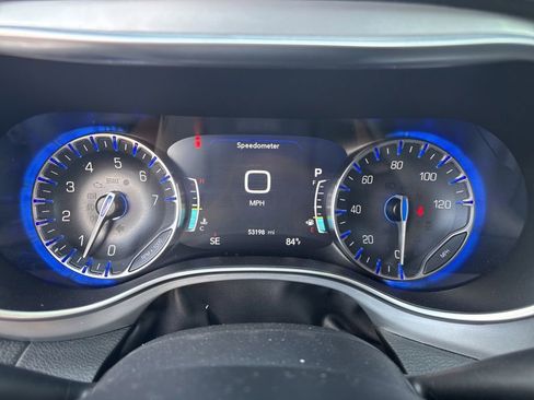 Used 2025 Chrysler Pacifica Limited FWD image 21