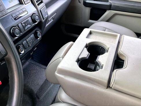 Used 2020 Ford F250 XL w/ Power Equipment Group image 16