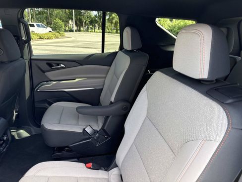 Used 2026 Chevrolet Traverse LT w/ Driver Confidence Package FWD image 11