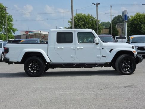 Used 2023 Jeep Gladiator Overland AWD/4WD image 8