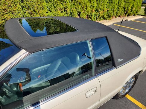 Used 2002 Cadillac Eldorado Touring w/ Preffered Equipment Group image 8