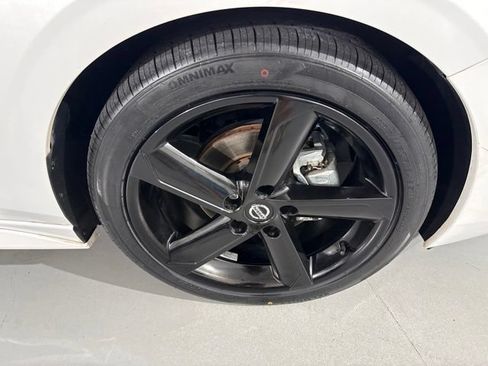 Used 2022 Nissan Sentra SR w/ Midnight Edition FWD image 16