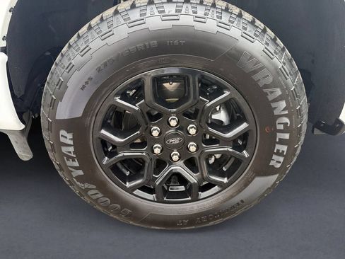 Used 2025 Ford F150 Lariat w/ FX4 Off-Road Package AWD/4WD image 9