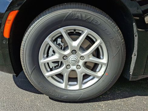 New 2026 Chrysler Pacifica Select image 5