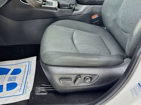 Used 2021 Toyota RAV4 XLE w/ Convenience Package AWD/4WD image 23